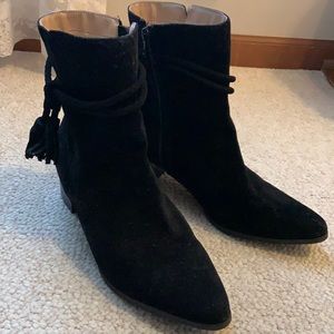 Like new Faux Suede ankle boots